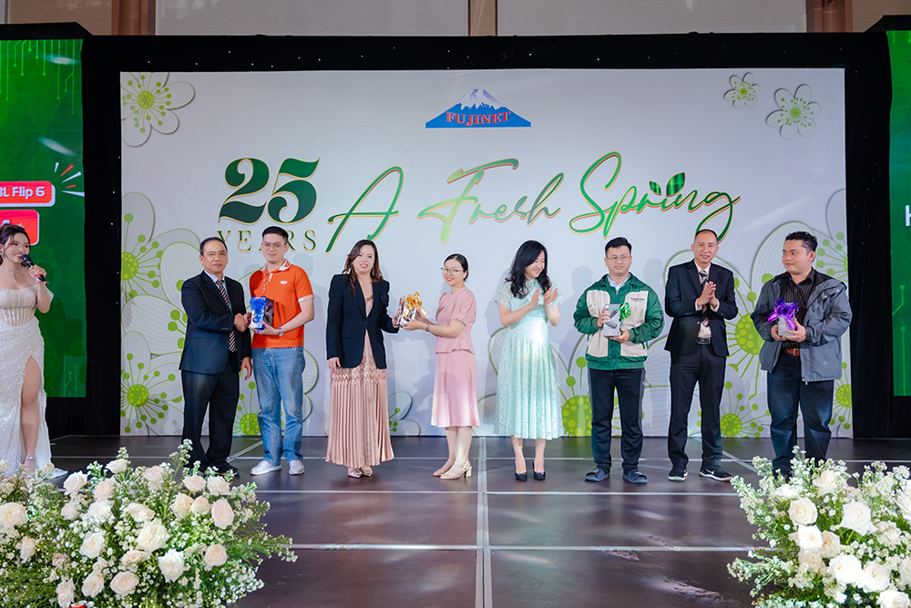 TIỆC TẤT NIÊN FUJINET 2025: 25 NĂM BỀN BỈ, SẴN SÀNG CHO HÀNH TRÌNH TIẾP THEO
